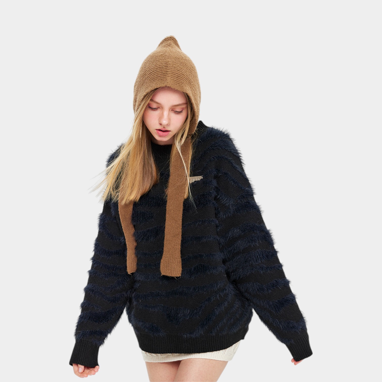 Women's Oversized Long sleeves Knitted Jumper - Image 6